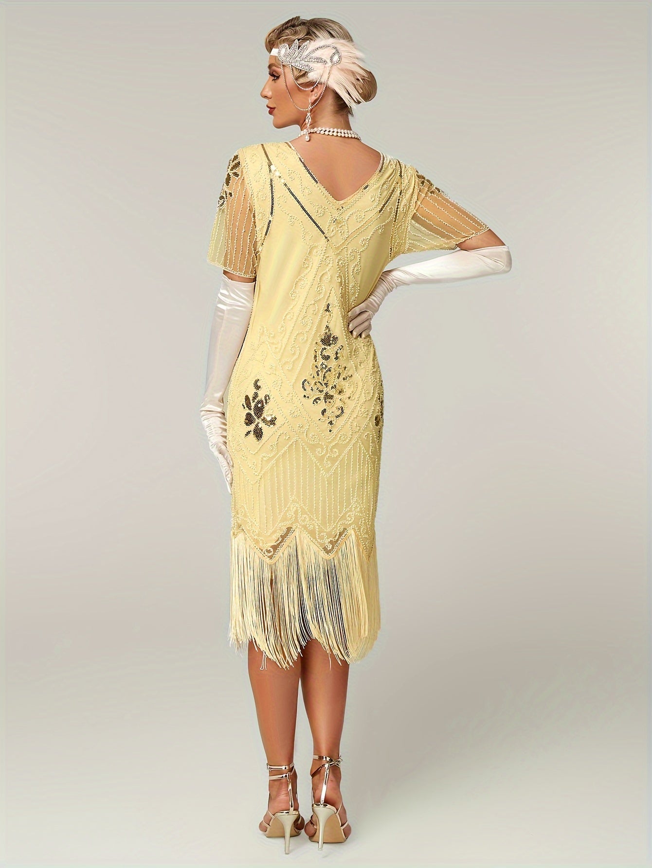 Plus Size 1920s Flapper Dress Gatsby Costume Fringed Sequin Art Deco Dress for Women Beige
